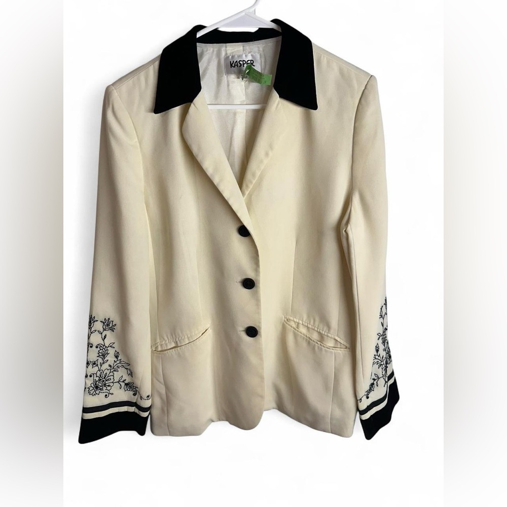 VTG 90s Kasper Cream and Black Velvet Trim Blazer with Floral Embroidery Sz 14